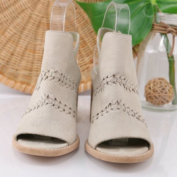 Rebels Womens Rayna Sandal Size 7 Beige Gray Suede Block Heel Open Toe Bootie - Picture 2 of 12